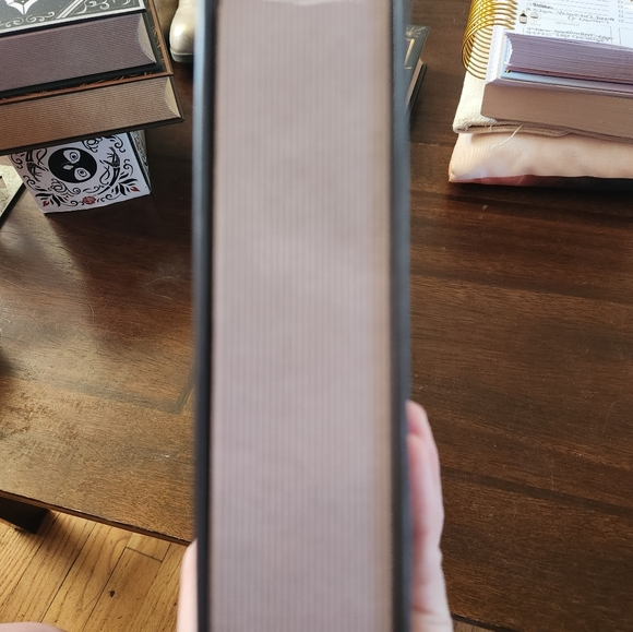 FairyLoot Hidden Book Volume IV - Picture 6 of 8